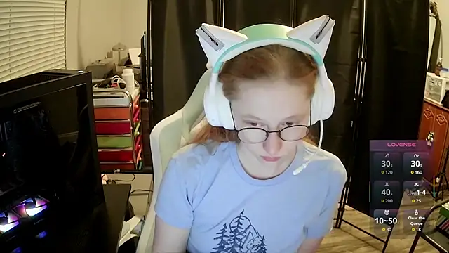 LilyFoxxx online show from 13, 7, 2026