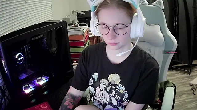 LilyFoxxx online show from 25, 7, 2026