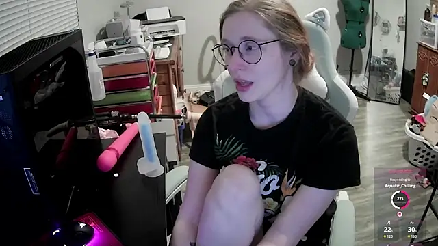 Snapshot of LilyFoxxx chatting on 13, 2, 2026 LilyFoxxx online show from 13, 2, 2026