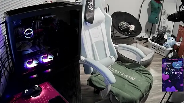 Snapshot of LilyFoxxx chatting on 24, 11, 2025 LilyFoxxx online show from 24, 11, 2025