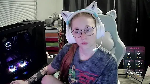 Snapshot of LilyFoxxx chatting on 12, 6, 2026 LilyFoxxx online show from 12, 6, 2026