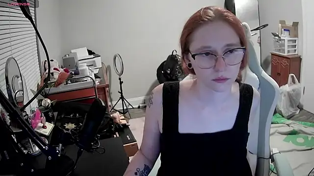 Snapshot of LilyFoxxx chatting on 1, 10, 2025 LilyFoxxx online show from 1, 10, 2025