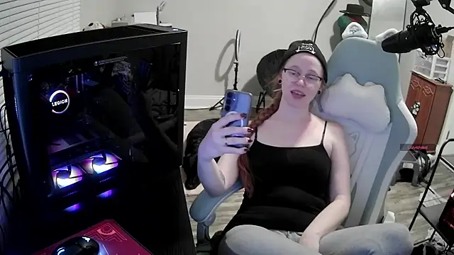 Snapshot of LilyFoxxx chatting on 12, 11, 2025 LilyFoxxx online show from 12, 11, 2025