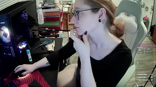 LilyFoxxx online show from 6, 3, 2026