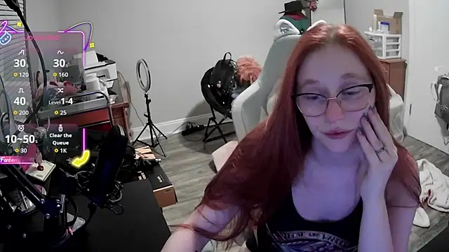 Snapshot of LilyFoxxx chatting on 13, 9, 2025 LilyFoxxx online show from 13, 9, 2025