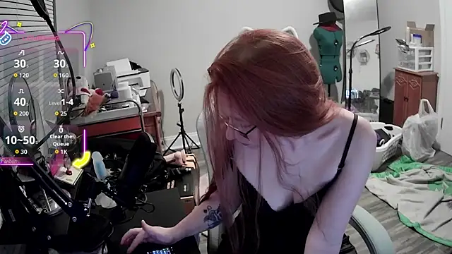 Snapshot of LilyFoxxx chatting on 29, 9, 2025 LilyFoxxx online show from 29, 9, 2025