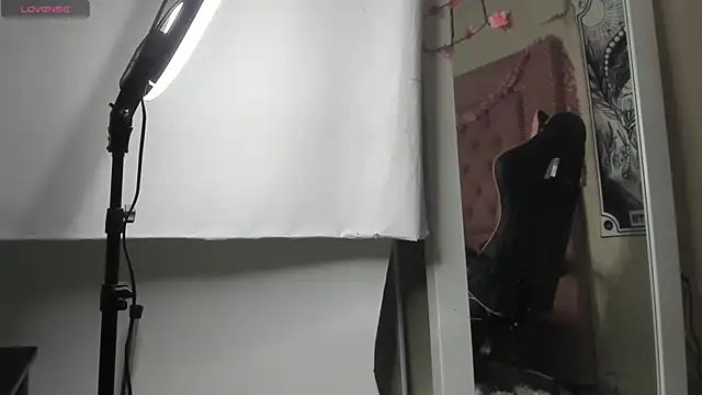 Snapshot of ened_nessa chatting on 28, 2, 2025 ened nessa online show from 28, 2, 2025