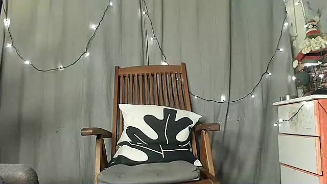 Skinnyshiny boy online show from 21, 1, 2025