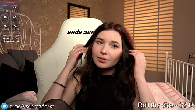 Hidden boobs online show from 20, 12, 2024