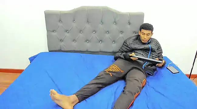 Snapshot of dominic_hot69 chatting on 13, 12, 2024 dominic hot69 online show from 13, 12, 2024