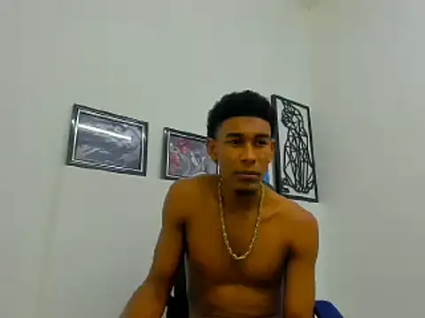 Snapshot of dominic_hot69 chatting on 7, 1, 2025 dominic hot69 online show from 7, 1, 2025