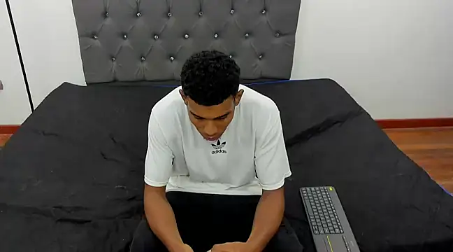 Snapshot of dominic_hot69 chatting on 1, 12, 2024 dominic hot69 online show from 1, 12, 2024