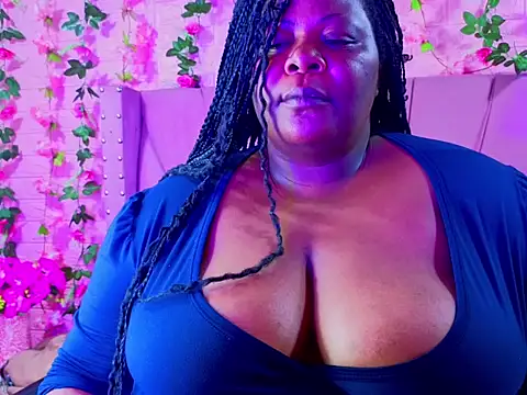 Snapshot of rocio_bbw_ chatting on 13, 10, 2025 rocio bbw online show from 13, 10, 2025
