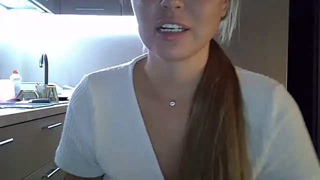 Lucky Anna online show from 8, 9, 2025