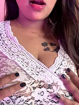 Snapshot of wildestcouplee chatting on 27, 11, 2025 wildestcouplee online show from 27, 11, 2025