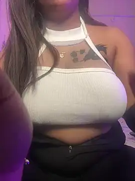 Snapshot of wildestcouplee chatting on 1, 2, 2025 wildestcouplee online show from 1, 2, 2025