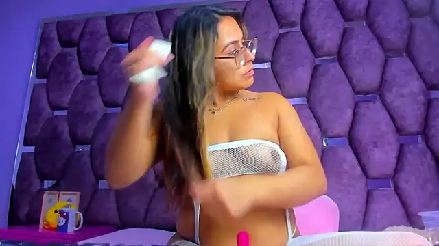 Freya Miller  online show from 19, 10, 2025