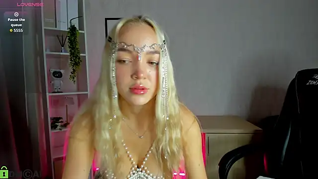 Christy Little online show from 12, 9, 2025