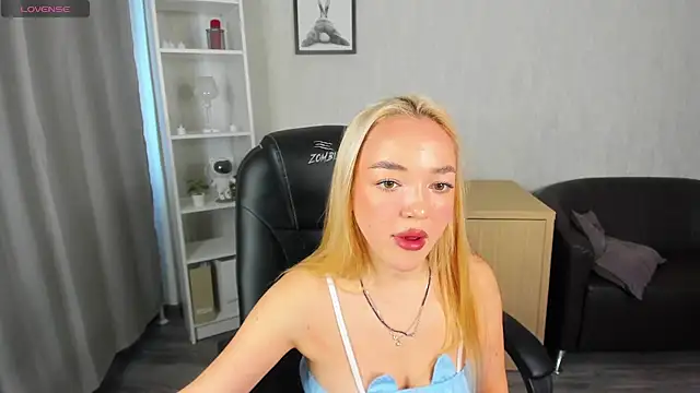 Christy Little online show from 5, 3, 2025