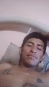 Snapshot of carloshot31 chatting on 12, 5, 2026 carloshot31 online show from 12, 5, 2026