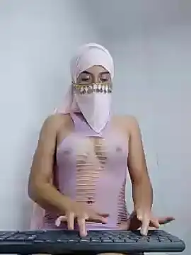 Aaliyah Salma online show from 26, 2, 2025