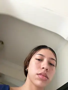 Aaliyah Salma online show from 17, 7, 2026