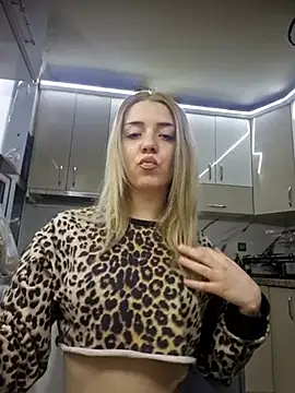 SUSELLAM1 online show from 8, 2, 2025