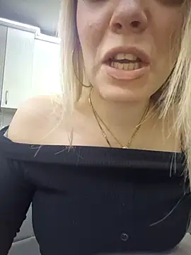 SUSELLAM1 online show from 4, 2, 2025