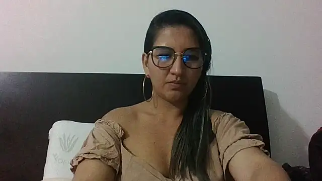 Snapshot of Benett_Lea chatting on 26, 12, 2024 Benett Lea online show from 26, 12, 2024