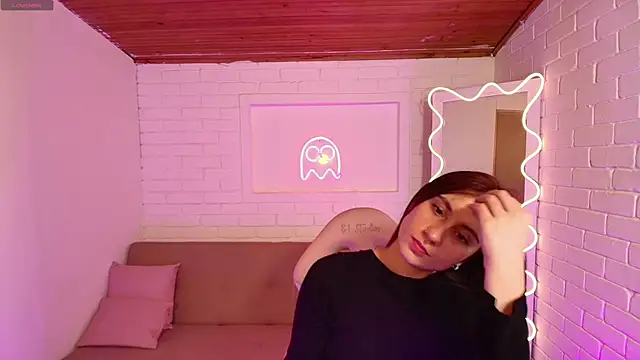 Snapshot of Foxy_tay chatting on 17, 12, 2024 Foxy tay online show from 17, 12, 2024