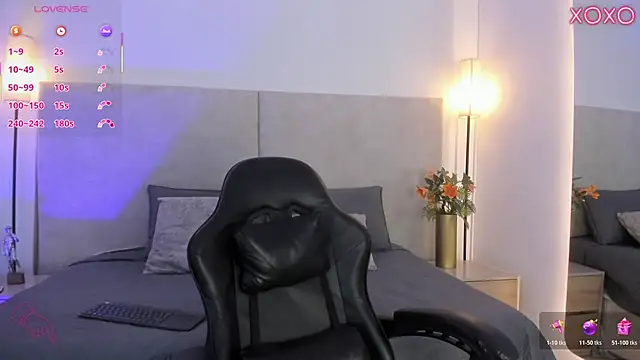 Saori newman online show from 14, 4, 2026