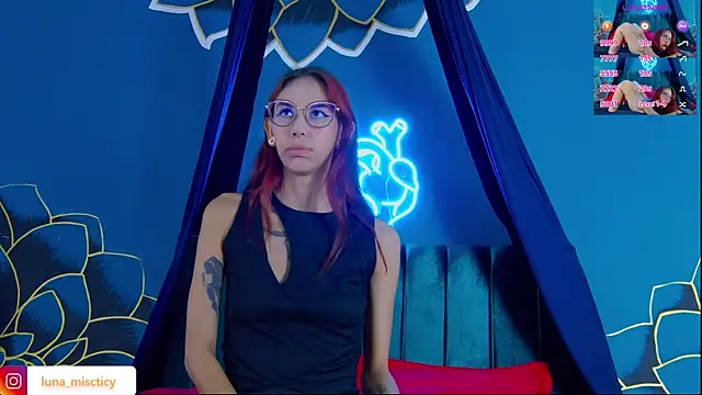 Lunamistyc online show from 9, 10, 2025