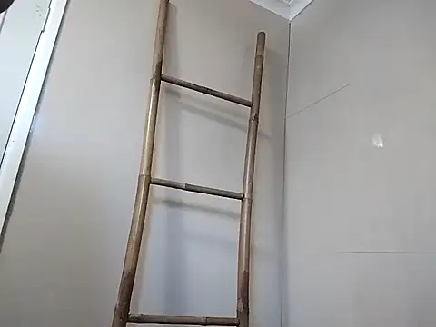 RobbyThrobb online show from 5, 1, 2025