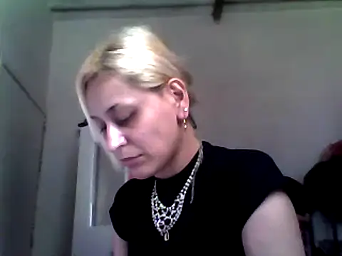 ariana crazzy online show from 4, 3, 2025