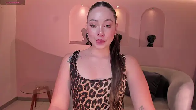 AlinaKravitz online show from 5, 1, 2026