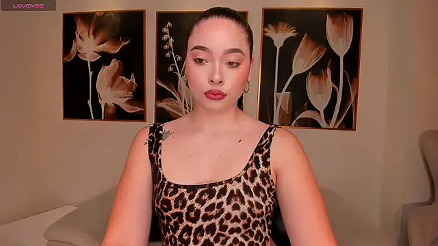 Snapshot of AlinaKravitz chatting on 2, 2, 2026 AlinaKravitz online show from 2, 2, 2026