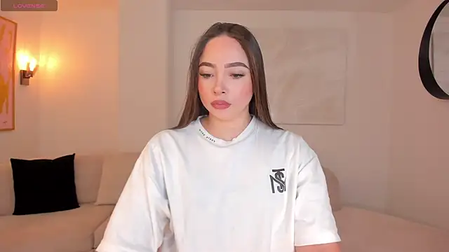 Snapshot of AlinaKravitz chatting on 24, 2, 2026 AlinaKravitz online show from 24, 2, 2026