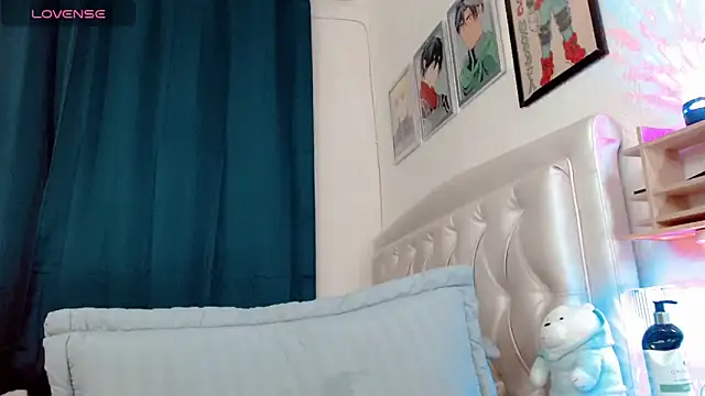 lunalovedoll  online show from 18, 4, 2026