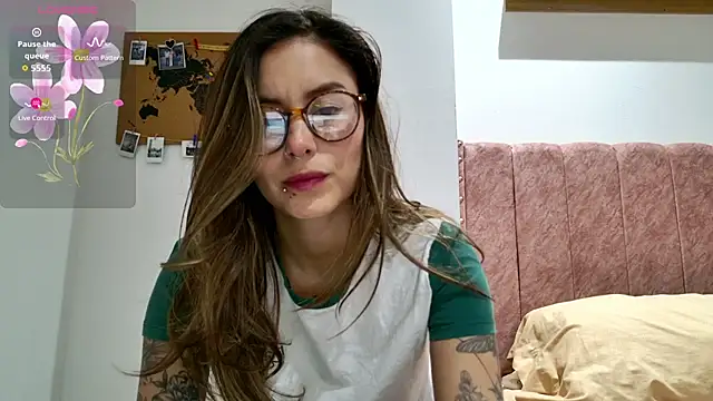 Emmy petit online show from 13, 3, 2026