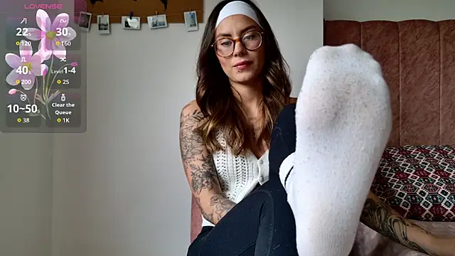 Emmy petit online show from 7, 2, 2026