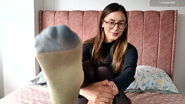 Emmy petit online show from 4, 12, 2025