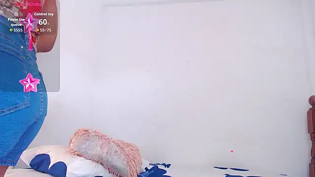 Snapshot of blondebitchlitle chatting on 13, 7, 2026 blondebitchlitle online show from 13, 7, 2026