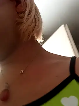 blondebitchlitle online show from 1, 10, 2025