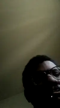 dvaughn3117 online show from 4, 2, 2025