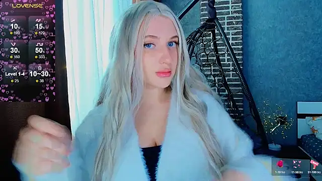 Evacadooo online show from 6, 11, 2025