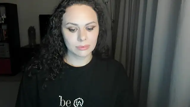 Snapshot of MollyCheiz chatting on 17, 6, 2026 MollyCheiz online show from 17, 6, 2026
