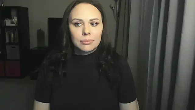 MollyCheiz online show from 11, 4, 2026