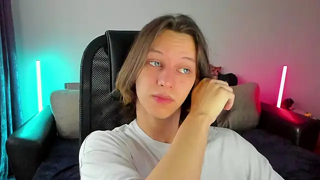 Ostin meow online show from 13, 4, 2026