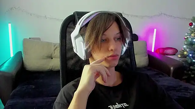 Ostin meow online show from 19, 12, 2025