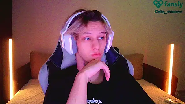 Ostin meow online show from 28, 2, 2025